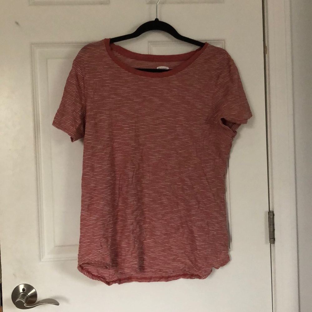 old navy t shirt